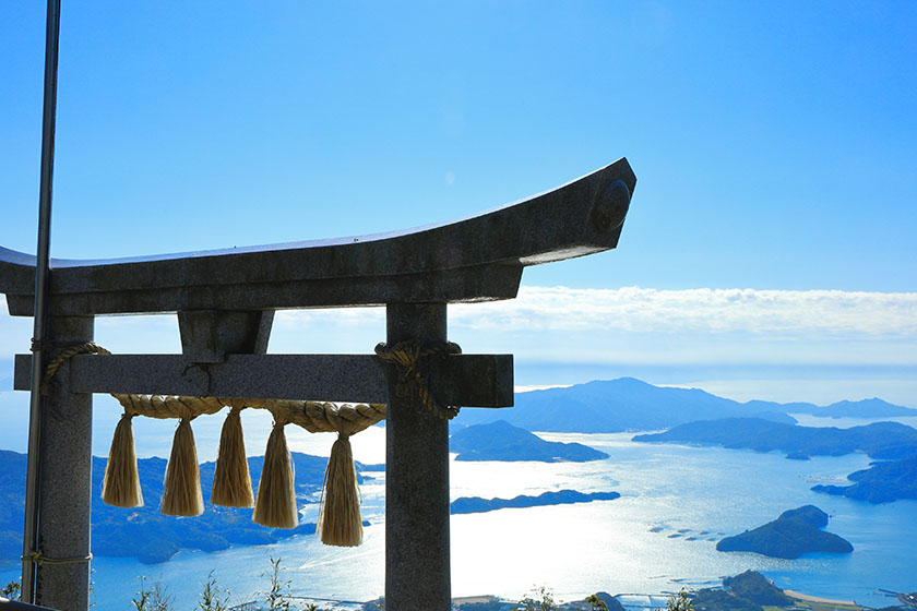写真に収めたい景色を求めて「愛の鐘」「倉岳神社」「祇園橋」