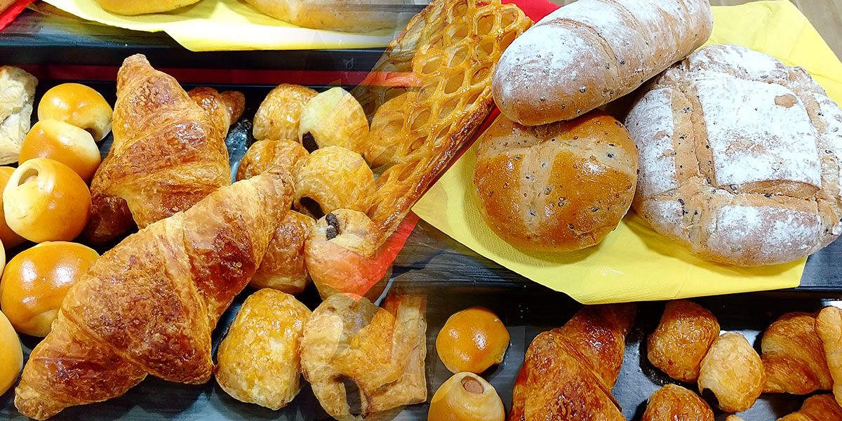 朝食はふわふわの焼きたてパンがおすすめ！～天草ホテル亀屋の朝食バイキング～
